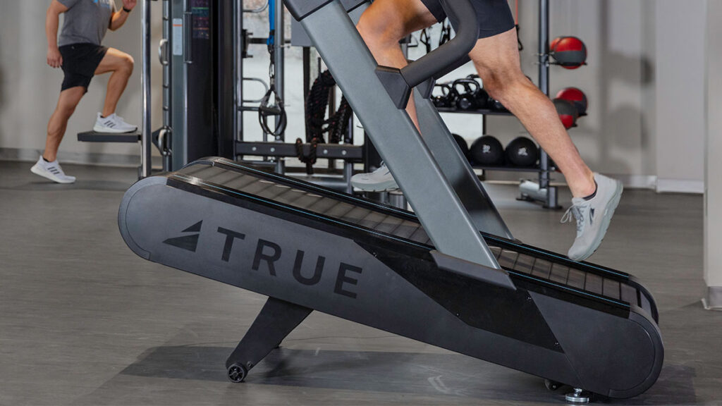 Equipment Spotlight: 66体育 - TRUE Fitness让运动更简单_官方网站 66体育 66体育 Stryker Slat Treadmill